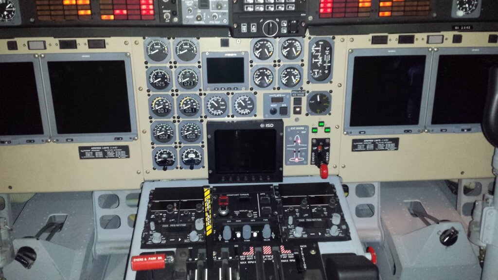 6.5" rugged display (VPT-6-MIL) installed in cockpit